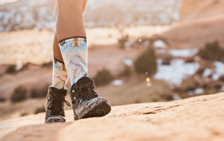 how to choose hiking socks